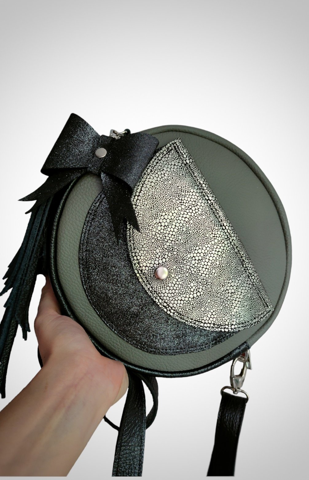 Roundbag Skóra naturalna Szara/brokat - obrazek 5