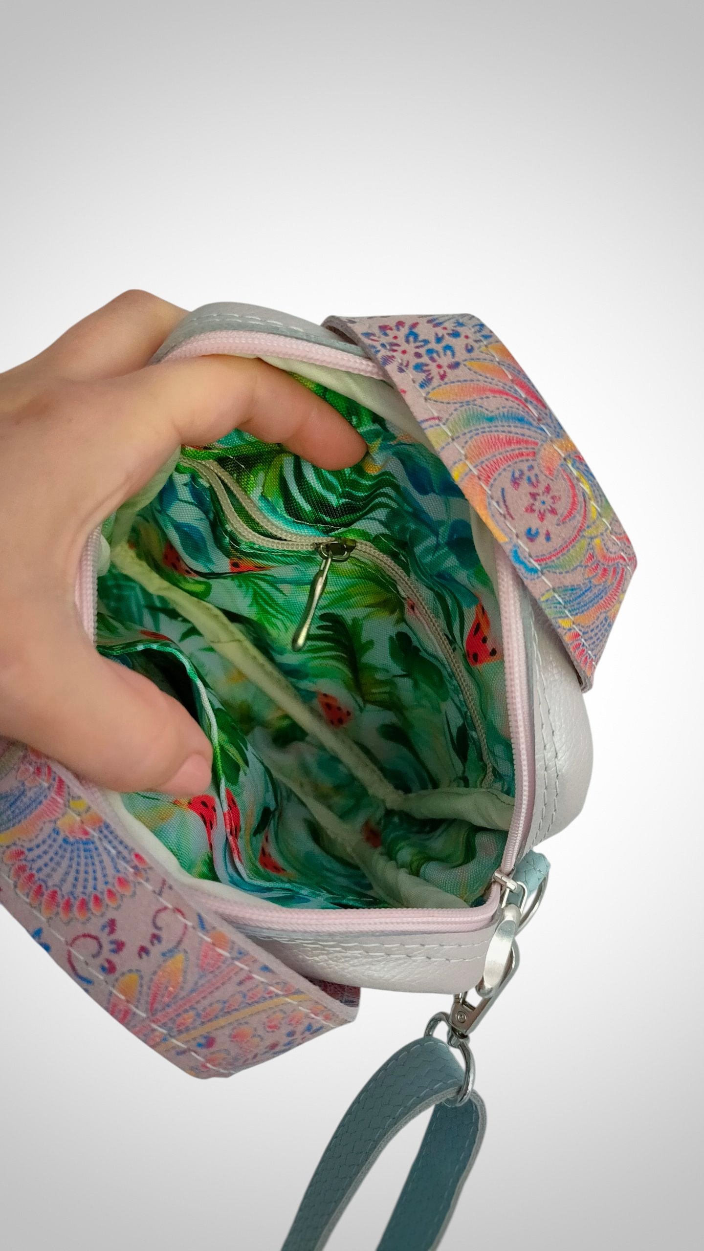 *Saszetka listonoszka skórzana Perłowy róż/błękit/Paisley - obrazek 2