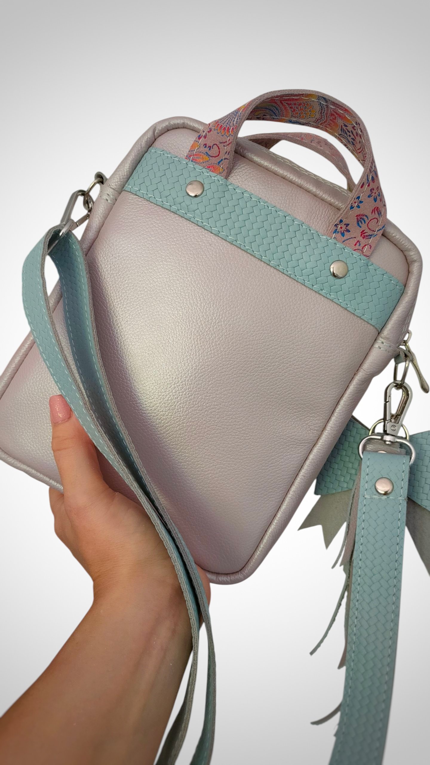 *Saszetka listonoszka skórzana Perłowy róż/błękit/Paisley - obrazek 3