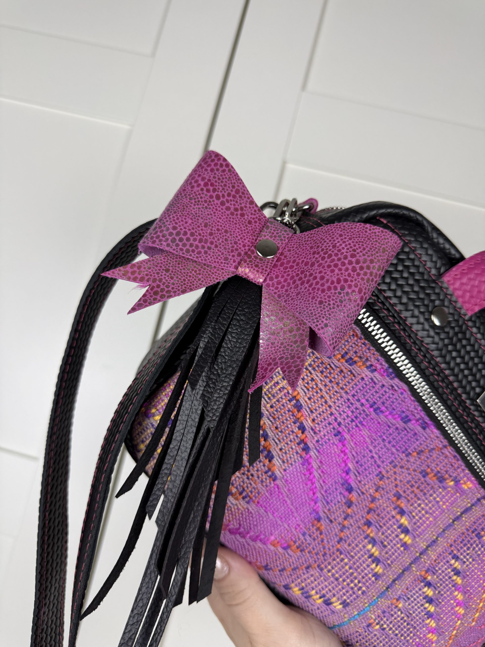 Kuferek skórzany Slavic wraps plecionka fuksja/czerń - obrazek 2