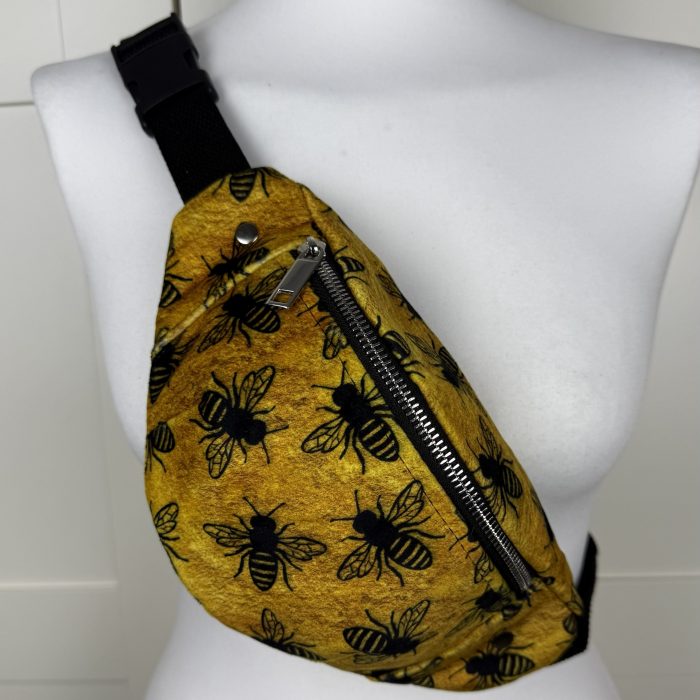 Nerka rozmiar S Mini pszczoły na złotym tle welur drukowany