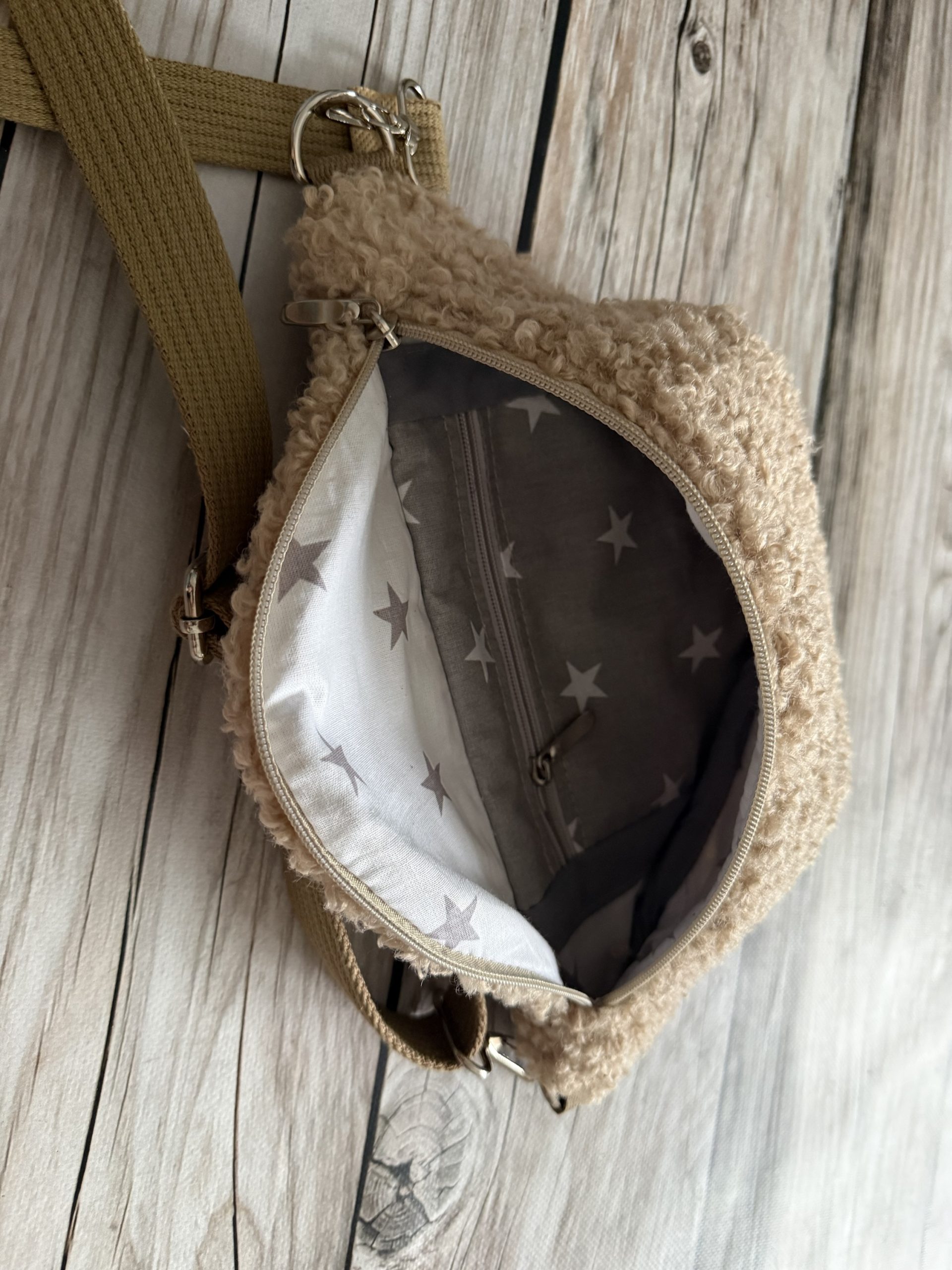 Nerka Fluffy baranek beż rozmiar L - obrazek 3