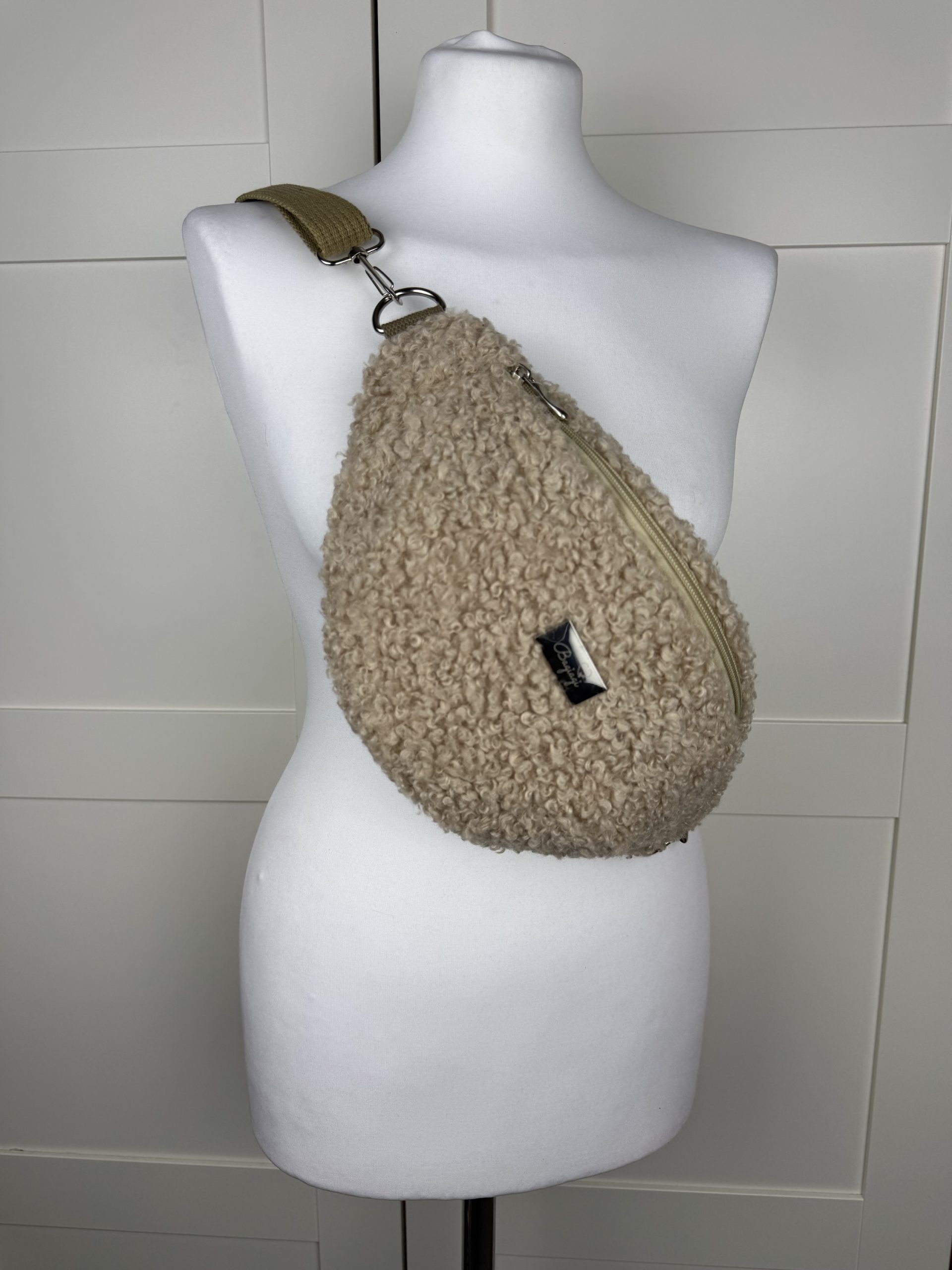 Nerka Fluffy baranek beż rozmiar L - obrazek 2